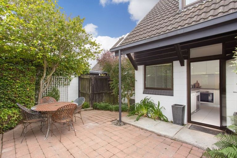 Photo of property in 94b Aikmans Road, Merivale, Christchurch, 8014