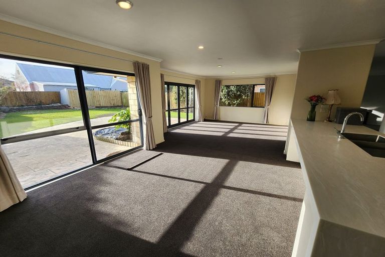 Photo of property in 2 Rawei Place, Harewood, Christchurch, 8051