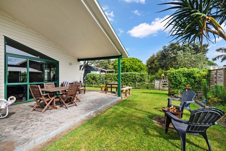 Photo of property in 4 Ringer Avenue, Matapouri, Whangarei, 0173