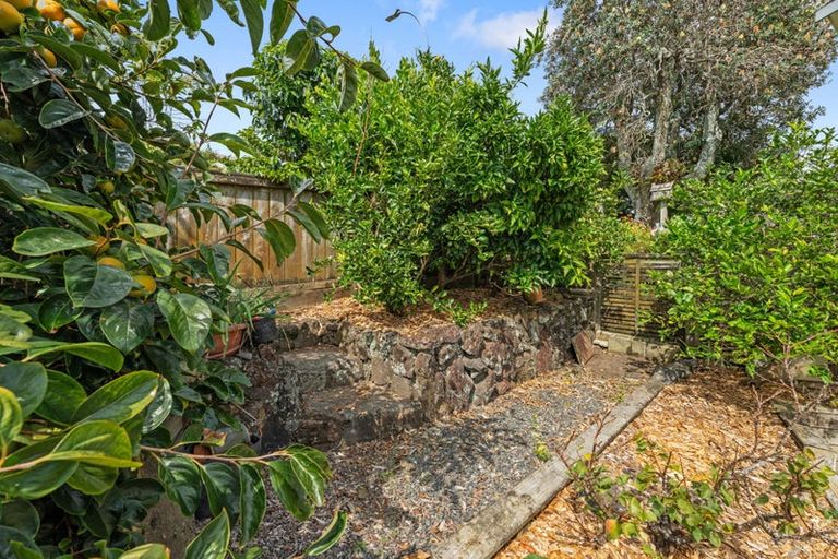 Photo of property in 30 Evelyn Road, Cockle Bay, Auckland, 2014