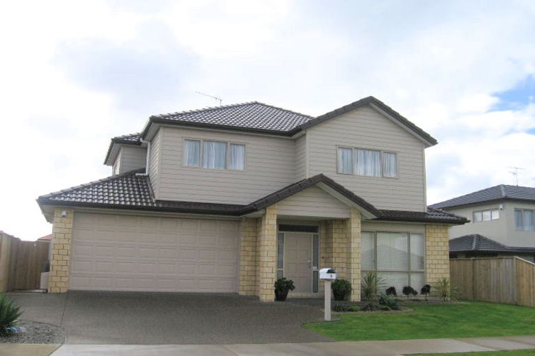 Photo of property in 9 Strundeen Close, Flat Bush, Auckland, 2016