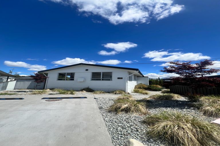 Photo of property in 76 Tekapo Drive, Twizel, 7901