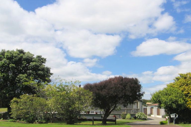 Photo of property in 28 Snell Crescent, Waihi Beach, 3611