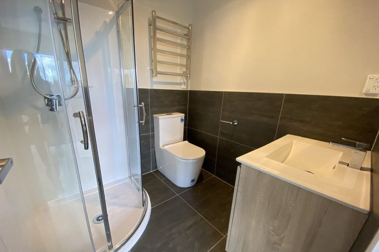 Photo of property in 3e Westall Road, New Lynn, Auckland, 0600