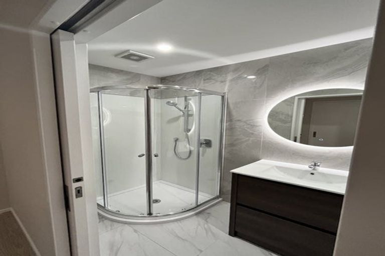 Photo of property in 28b Halberg Street, Glenfield, Auckland, 0629