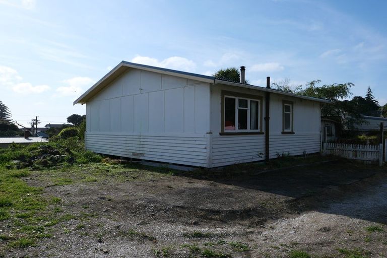 Photo of property in 15 Beach Road, Paekakariki, 5034