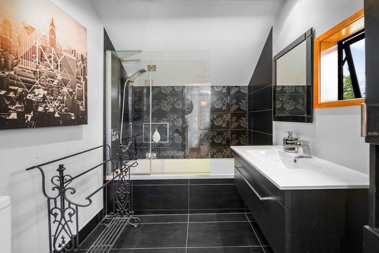 Photo of property in 49 Goldfield Heights, Queenstown, 9300