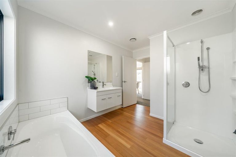 Photo of property in 34 Te Kaeaea Crescent, Wallaceville, Upper Hutt, 5018