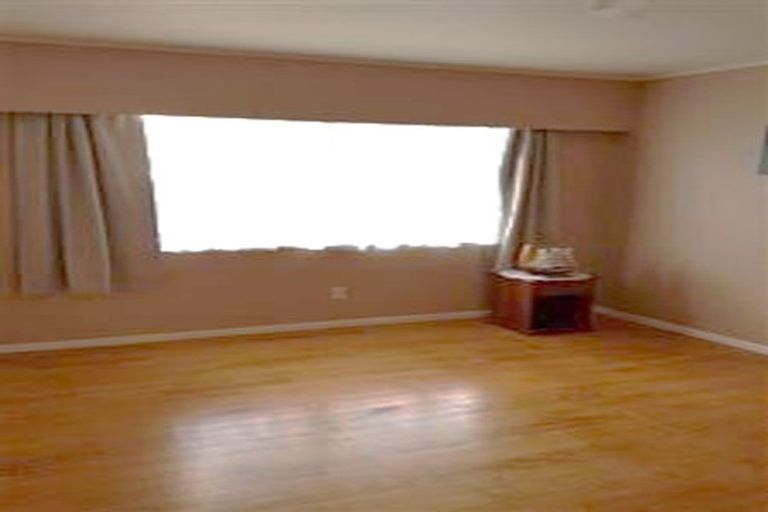 Photo of property in 55 Divich Avenue, Te Atatu South, Auckland, 0610