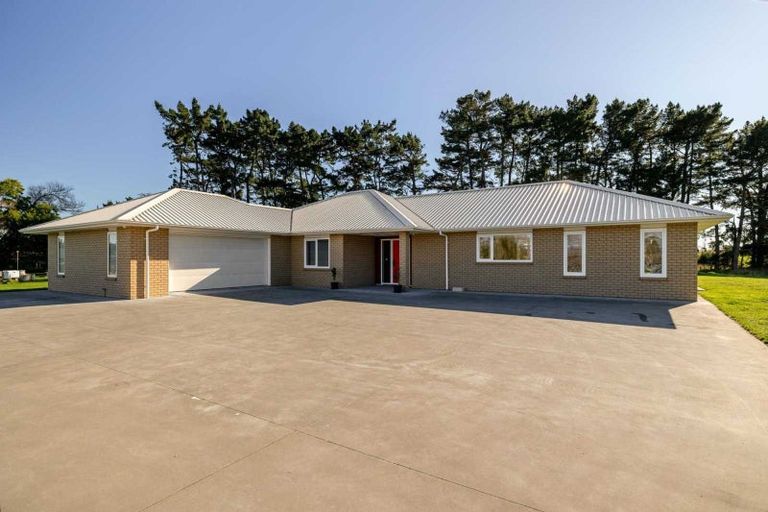 Photo of property in 8 Garrick Lane, Kelvin Grove, Palmerston North, 4470