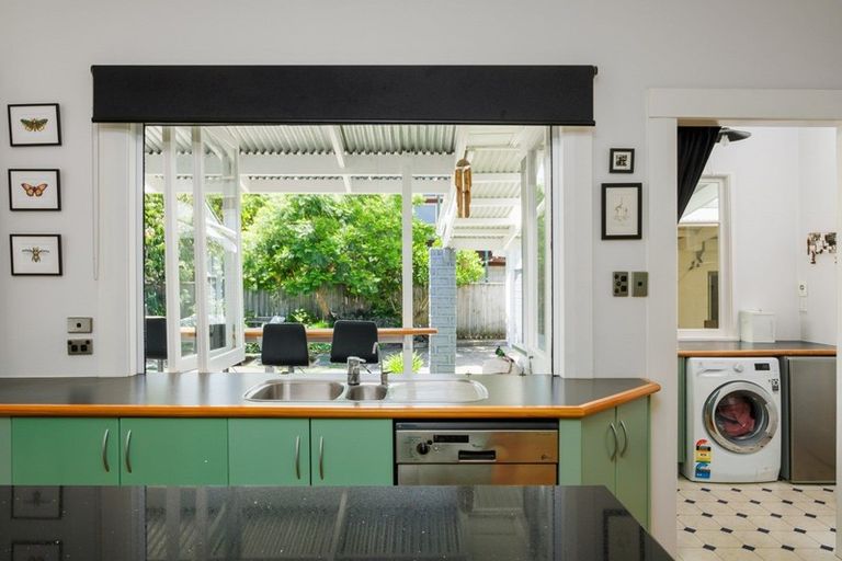 Photo of property in 11 Haronga Road, Inner Kaiti, Gisborne, 4010