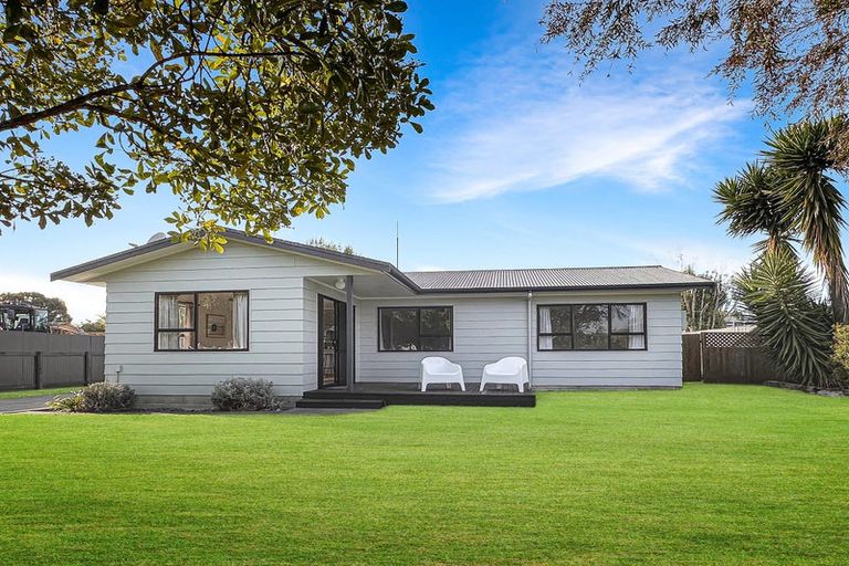 Photo of property in 1 Perry Crescent, Greenmeadows, Napier, 4112