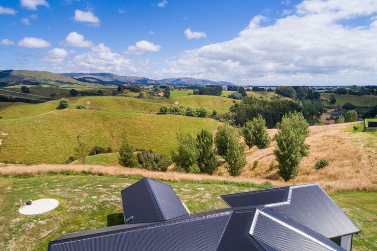 Photo of property in 132 Kingsdale Park Drive, Aokautere, Palmerston North, 4471