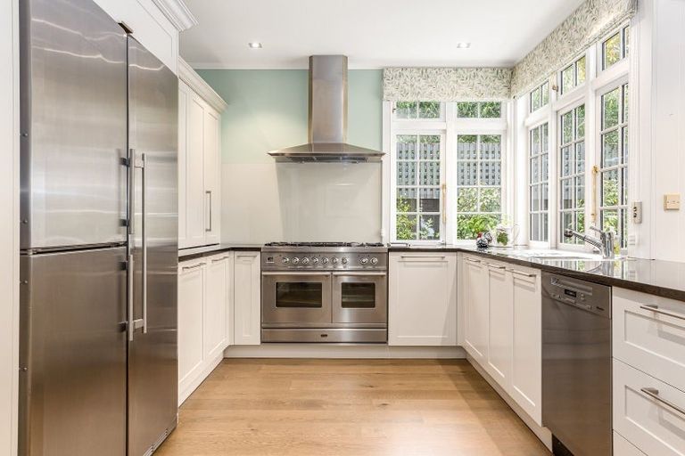 Photo of property in 6 Cheviot Road, Lowry Bay, Lower Hutt, 5013