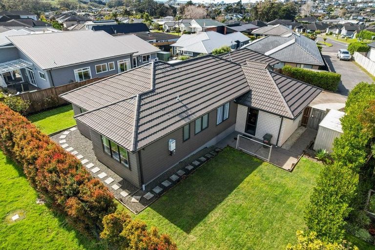 Photo of property in 2 Makaka Lane, Silverdale, 0932