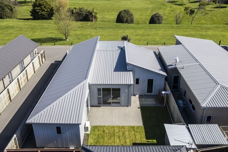 Photo of property in 3 Glenbarr Lane, Broomfield, Christchurch, 8042