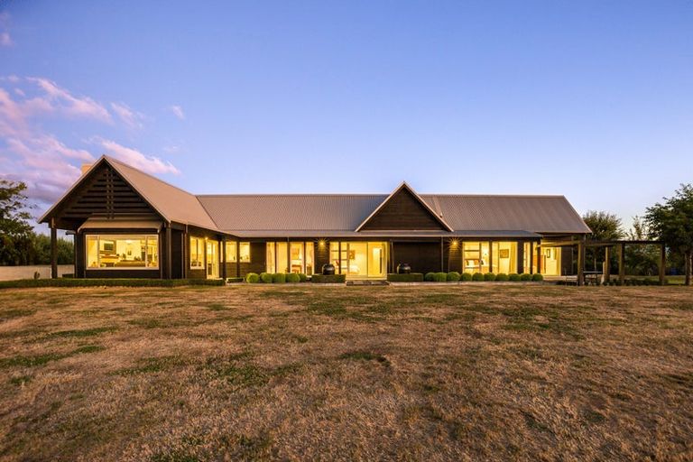 Photo of property in 67 Tarahunga Road, Levin, 5571