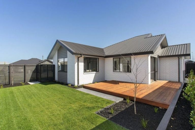 Photo of property in 6 Earl Way, Amberley, 7410