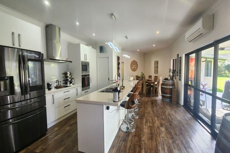 Photo of property in 15 Opal Avenue, Timberlea, Upper Hutt, 5018