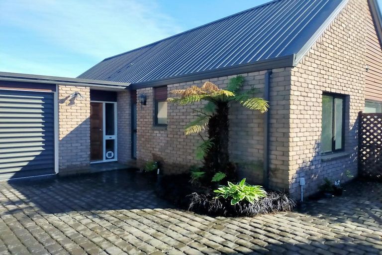 Photo of property in 2/40 Sabys Road, Halswell, Christchurch, 8025