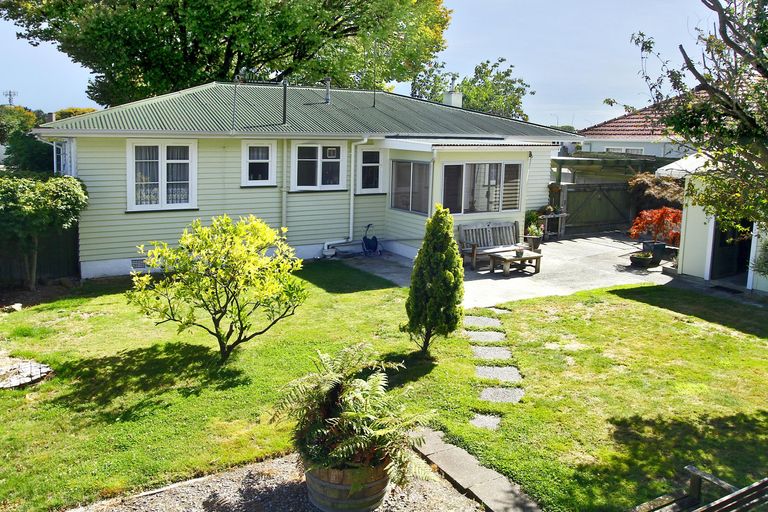 Photo of property in 33 Lancaster Street, Highbury, Palmerston North, 4412