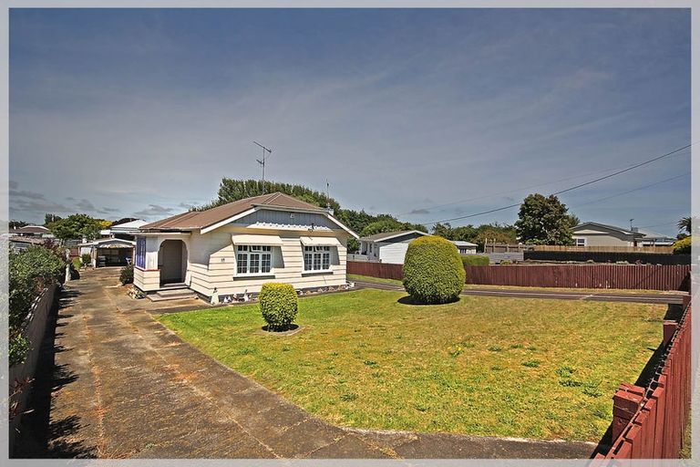 Photo of property in 58 Avenue Road, Foxton, 4814