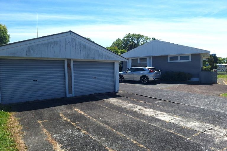Photo of property in 34 Lincoln Road, Henderson, Auckland, 0610