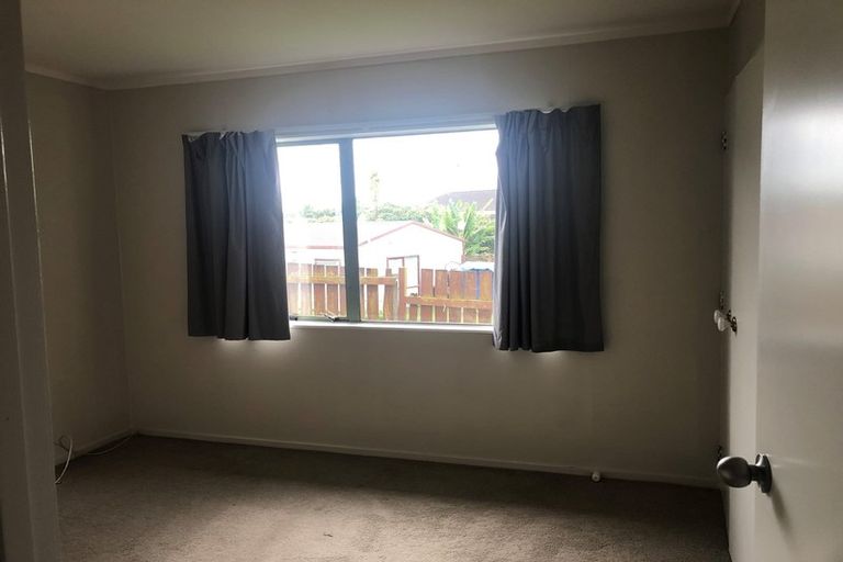 Photo of property in 7a Ngatira Place, Clendon Park, Auckland, 2103