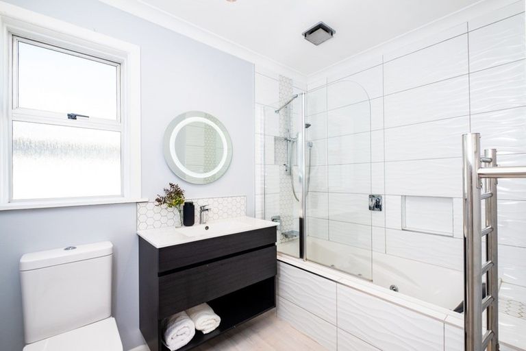 Photo of property in 27 Meeanee Road, Taradale, Napier, 4112