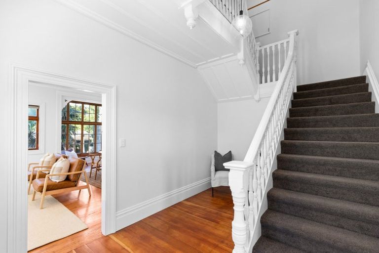 Photo of property in 26 Thompson Road, Bluff Hill, Napier, 4110