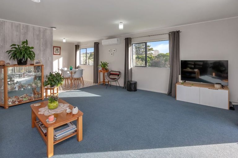 Photo of property in 19 Marsden Point Road, Ruakaka, 0116