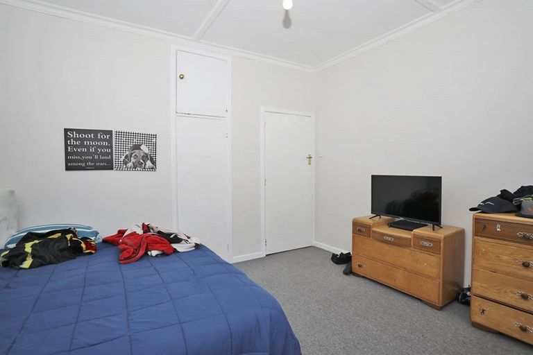 Photo of property in 302 Princes Street, Strathern, Invercargill, 9812