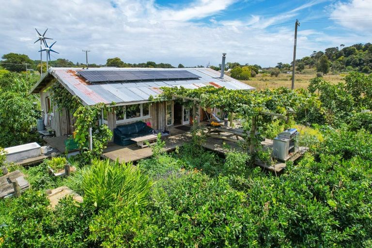 Photo of property in 18 Neavesville Road, Puriri, Thames, 3578