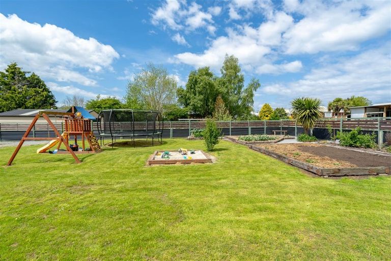 Photo of property in 18 Main Road, Owaka, 9535