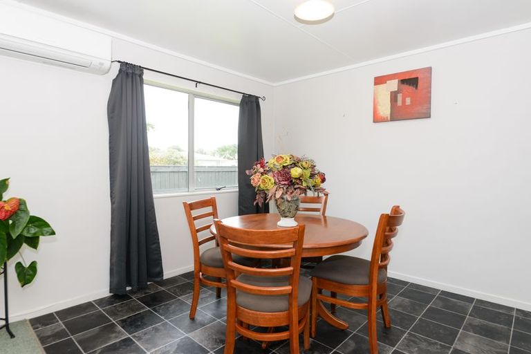 Photo of property in 29 Acacia Street, Kelvin Grove, Palmerston North, 4414