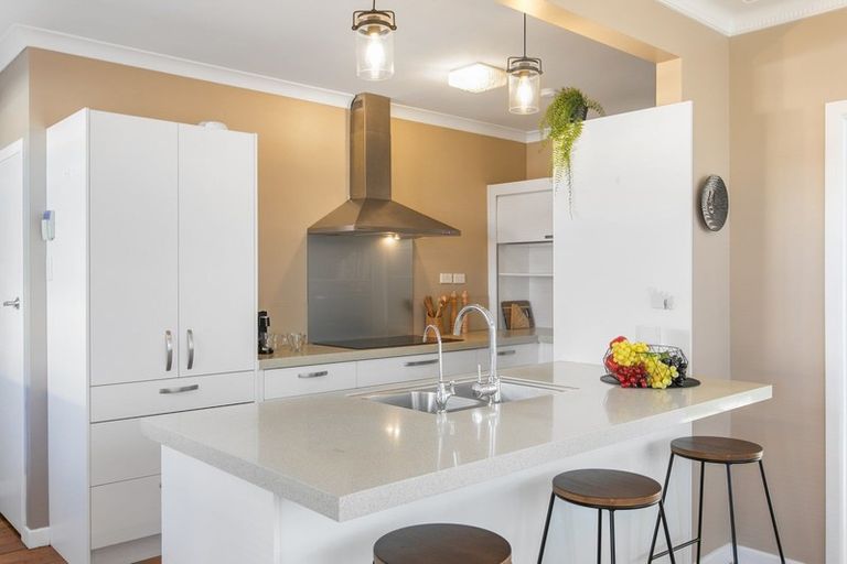 Photo of property in 104 Titirangi Road, New Lynn, Auckland, 0600