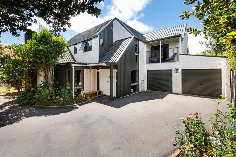 Photo of property in 22 Truscott Grove, Awapuni, Palmerston North, 4412