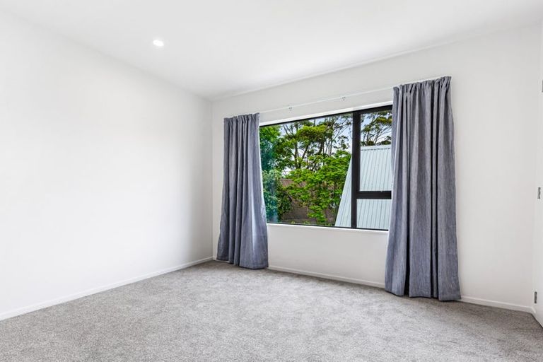 Photo of property in 43c Fitzherbert Avenue, West Harbour, Auckland, 0618