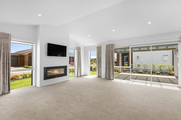 Photo of property in 13 Evergreen Parade, Rosehill, Papakura, 2113