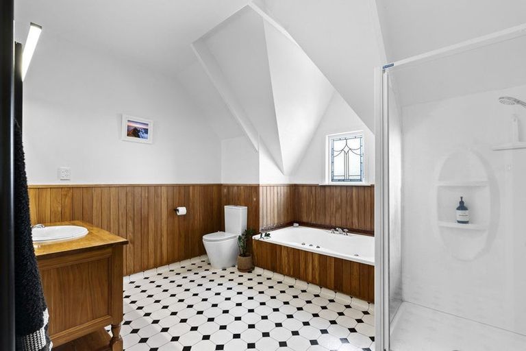 Photo of property in 4 Smith Road, Merrilands, New Plymouth, 4312