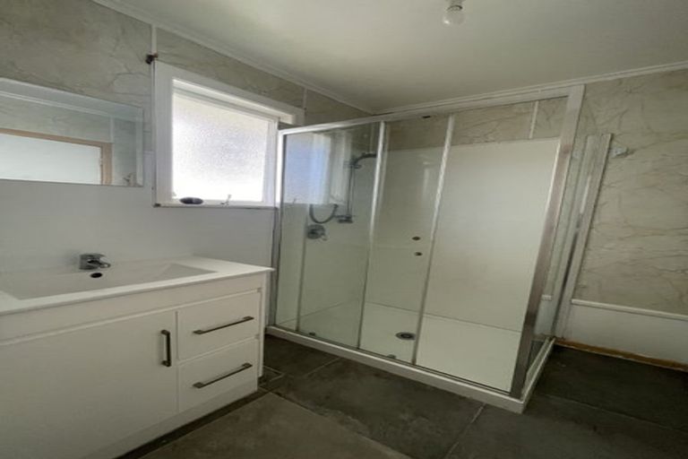 Photo of property in 32a Edinburgh Avenue, Rosehill, Papakura, 2113