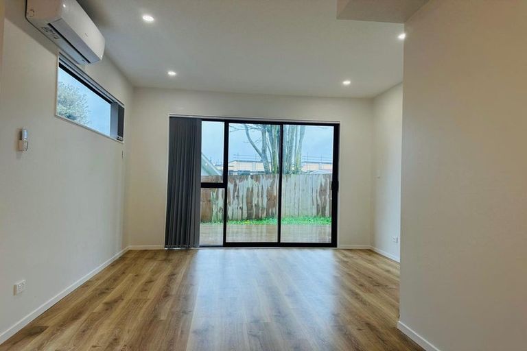 Photo of property in 8c Hobart Crescent, Wattle Downs, Auckland, 2103