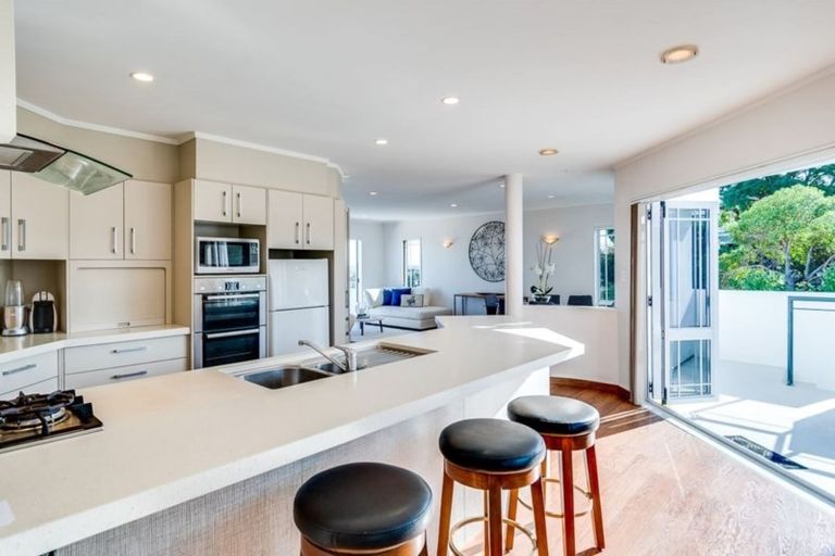 Photo of property in 29 Enfield Road, Hospital Hill, Napier, 4110