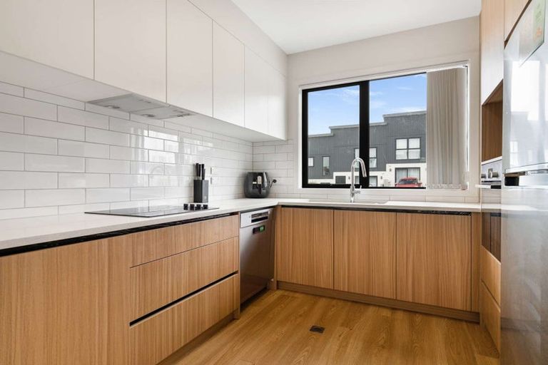 Photo of property in 25 Paina Crescent, Massey, Auckland, 0614