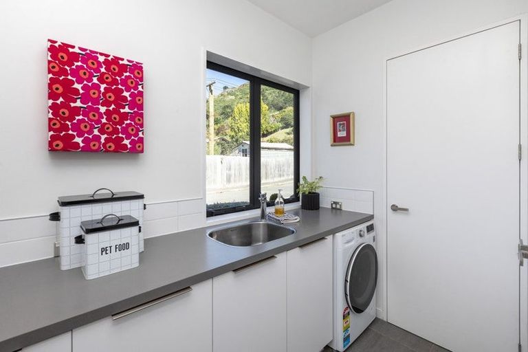 Photo of property in 2 Maurice Knowles Lane, Cashmere, Christchurch, 8022