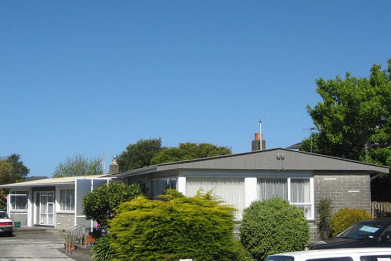 Photo of property in 296b Main Road North, Redwood, Christchurch, 8051
