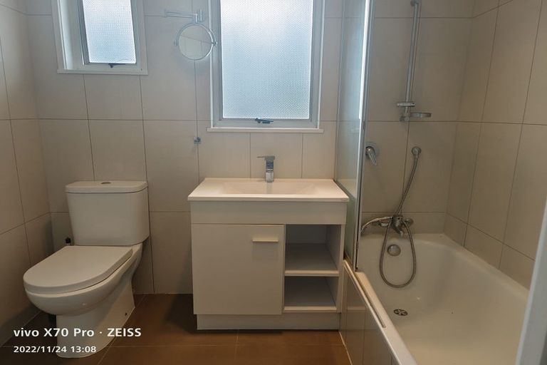 Photo of property in 108 Cascades Road, Pakuranga Heights, Auckland, 2010