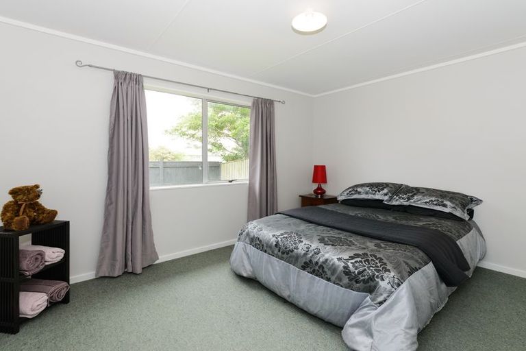 Photo of property in 29 Acacia Street, Kelvin Grove, Palmerston North, 4414