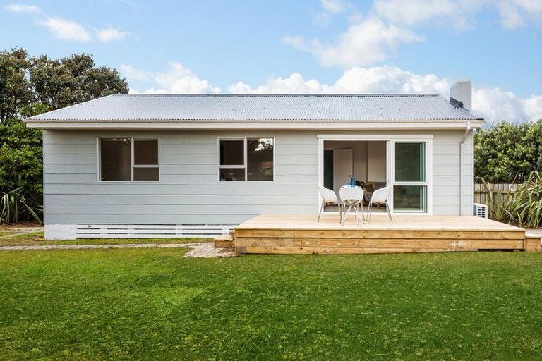 Photo of property in 4 Taupiri Crescent, Titahi Bay, Porirua, 5022