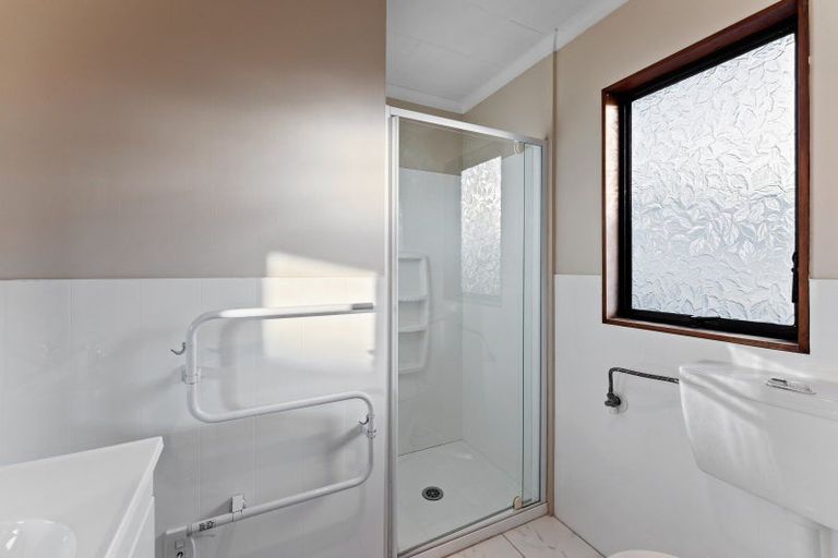 Photo of property in 40 Bosun Terrace, Whitby, Porirua, 5024